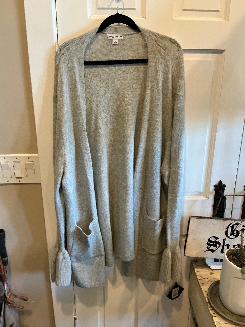 Ava Viv cardigan with flirty sleeve cuffs! Brand new with tags! Plus size 4x